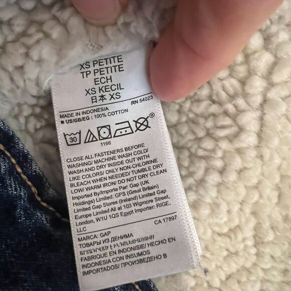GAP Denim Sherpa Icon Jean Jacket Oversized XSP Trucker Warm Jean $118 retail - Picture 6 of 11
